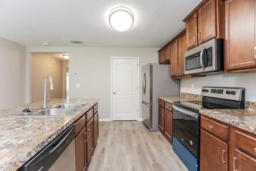 Building Photo - 12331 Glimmer Wy