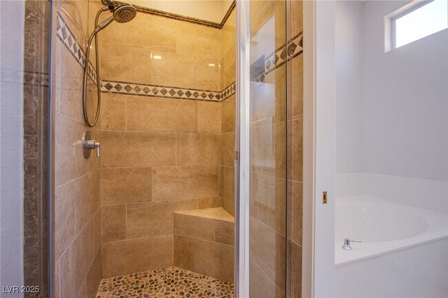 Building Photo - 2660 Crown Ridge Dr