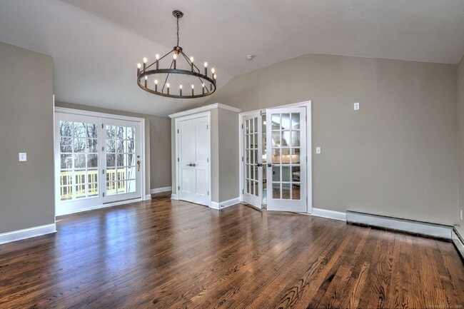 Building Photo - 155 Pastors Walk