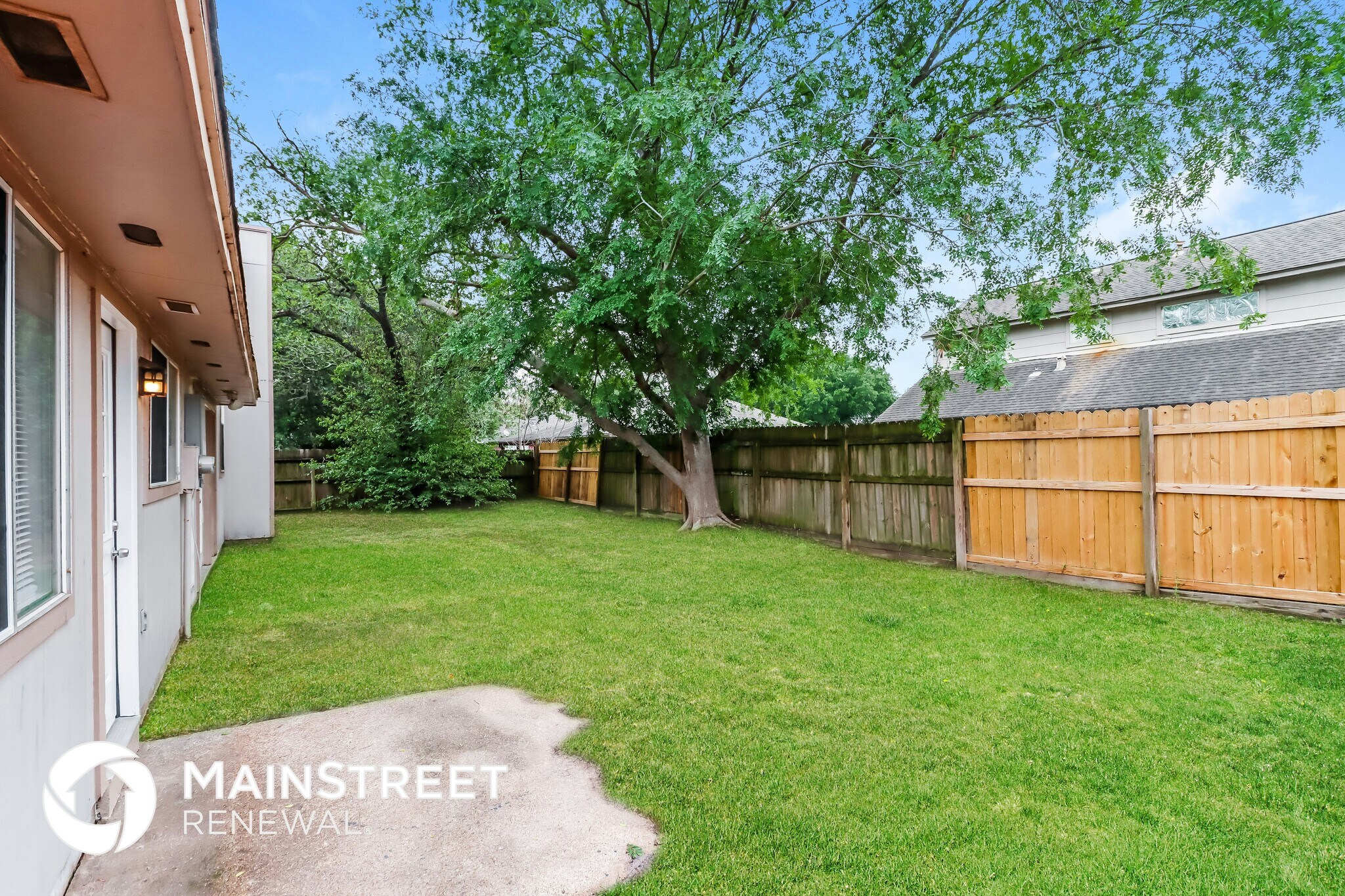 Building Photo - 10531 Mills Walk Dr