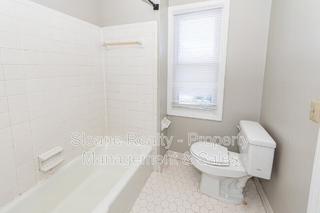 Building Photo - 40 Meander Row