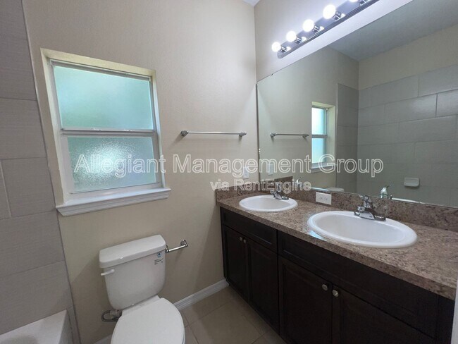 Building Photo - 645 Bluebill Ct