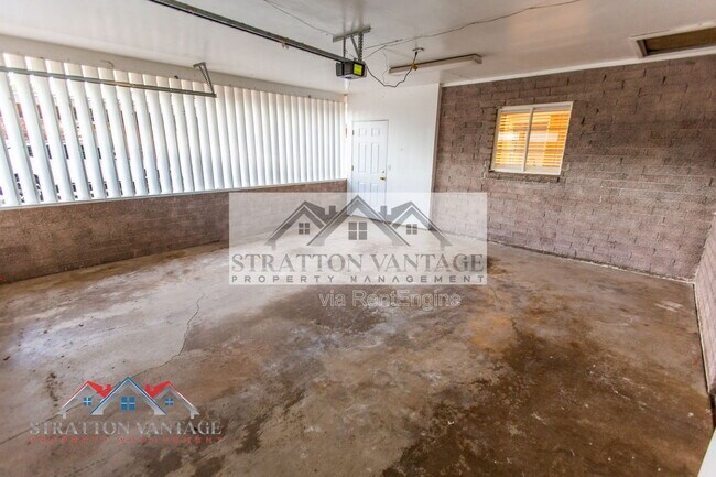 Building Photo - 5142 N 18th Pl