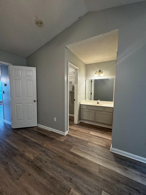 Building Photo - 3-Bedroom, 2-Bath Home in Sought-After Community