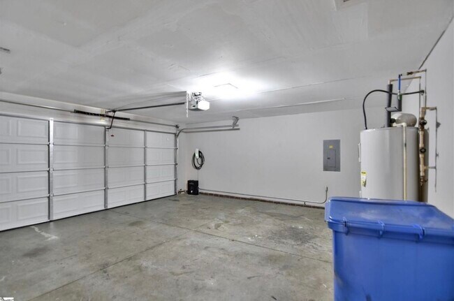 Building Photo - 27 Sweetland Ct