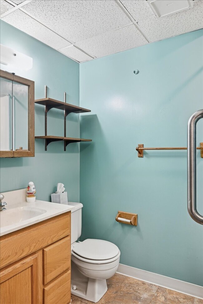 Building Photo - 419 Butler Ave E