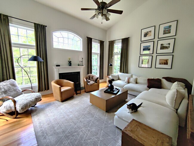 Building Photo - 7500 Tahoe Ct