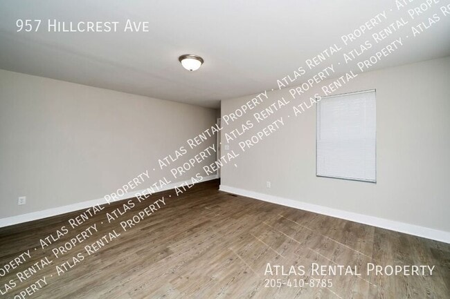 Building Photo - 957 Hillcrest Ave