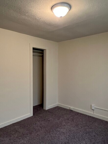 Building Photo - 2411 Scovel St