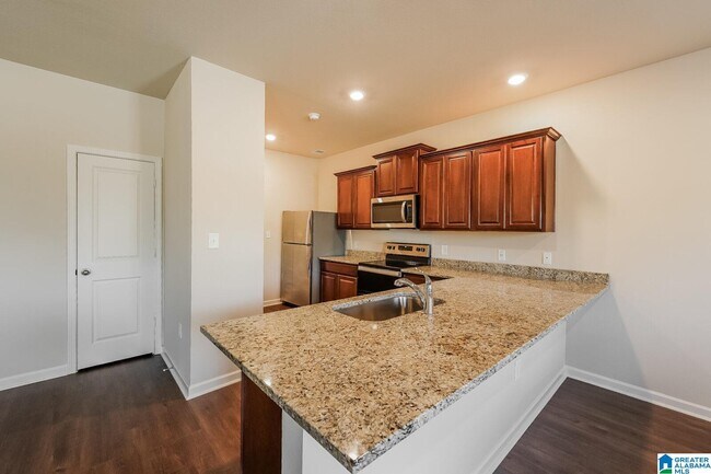 Building Photo - 124 Clover Ln