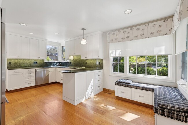 Building Photo - Beautifully Appointed Atherton Estate with Pool & Outdoor Entertaining