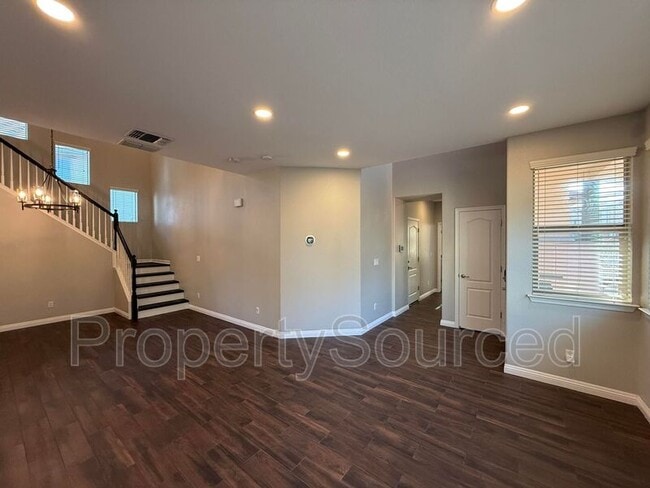Building Photo - 16615 English Country Trail