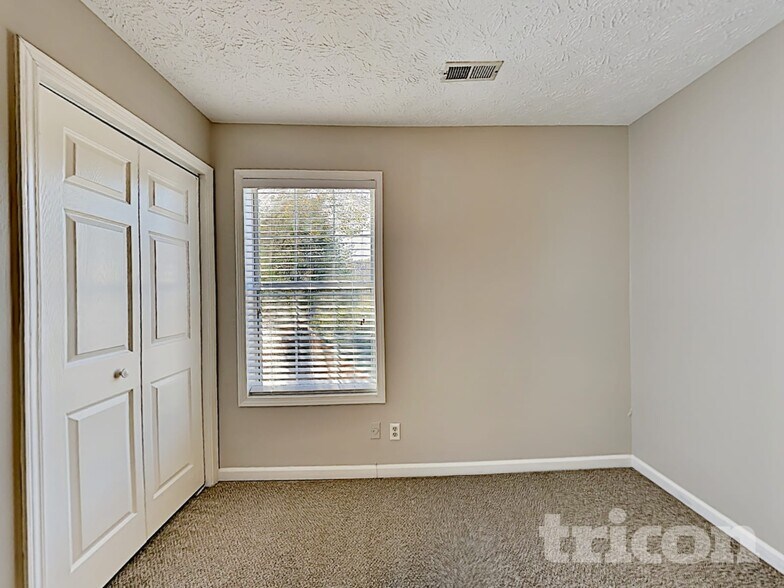 Building Photo - 4242 Tenneyson Ln