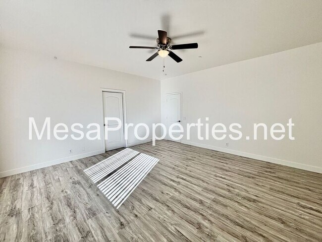 Building Photo - 6087 Elsinore Rd