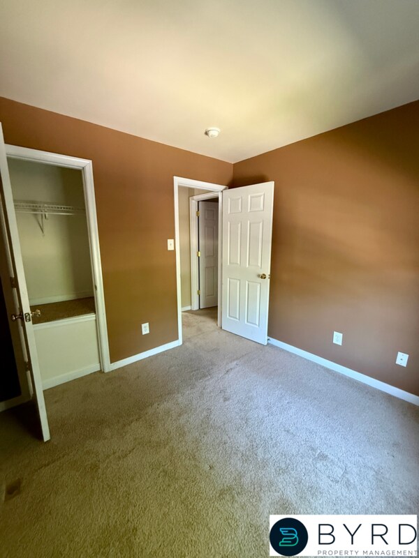 Building Photo - 8651 Millstream Dr