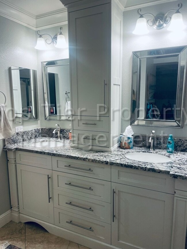 Building Photo - ***Carlsbad Beach House - 3 bed / 2.5 bath...
