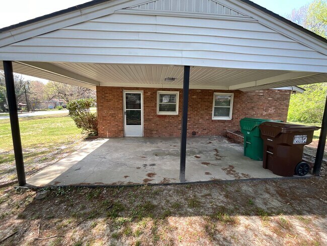 Building Photo - 1533 Beaucrest Ave