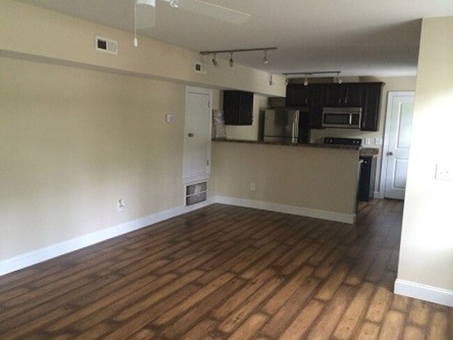 Building Photo - 1207 Greenwood Ave