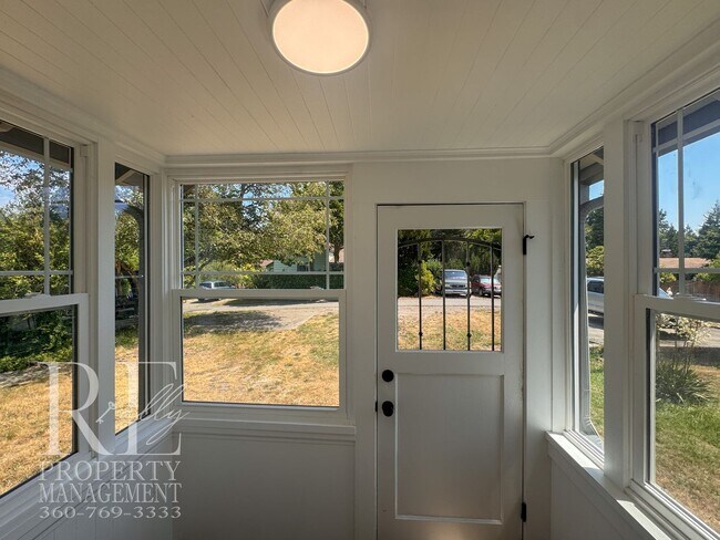 Building Photo - Beautifully Renovated Classic Home with Three Levels of Living, Sunroom & Spacious Kitchen