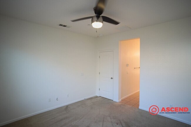 Building Photo - Charming 3 bedroom Home In Southwest!