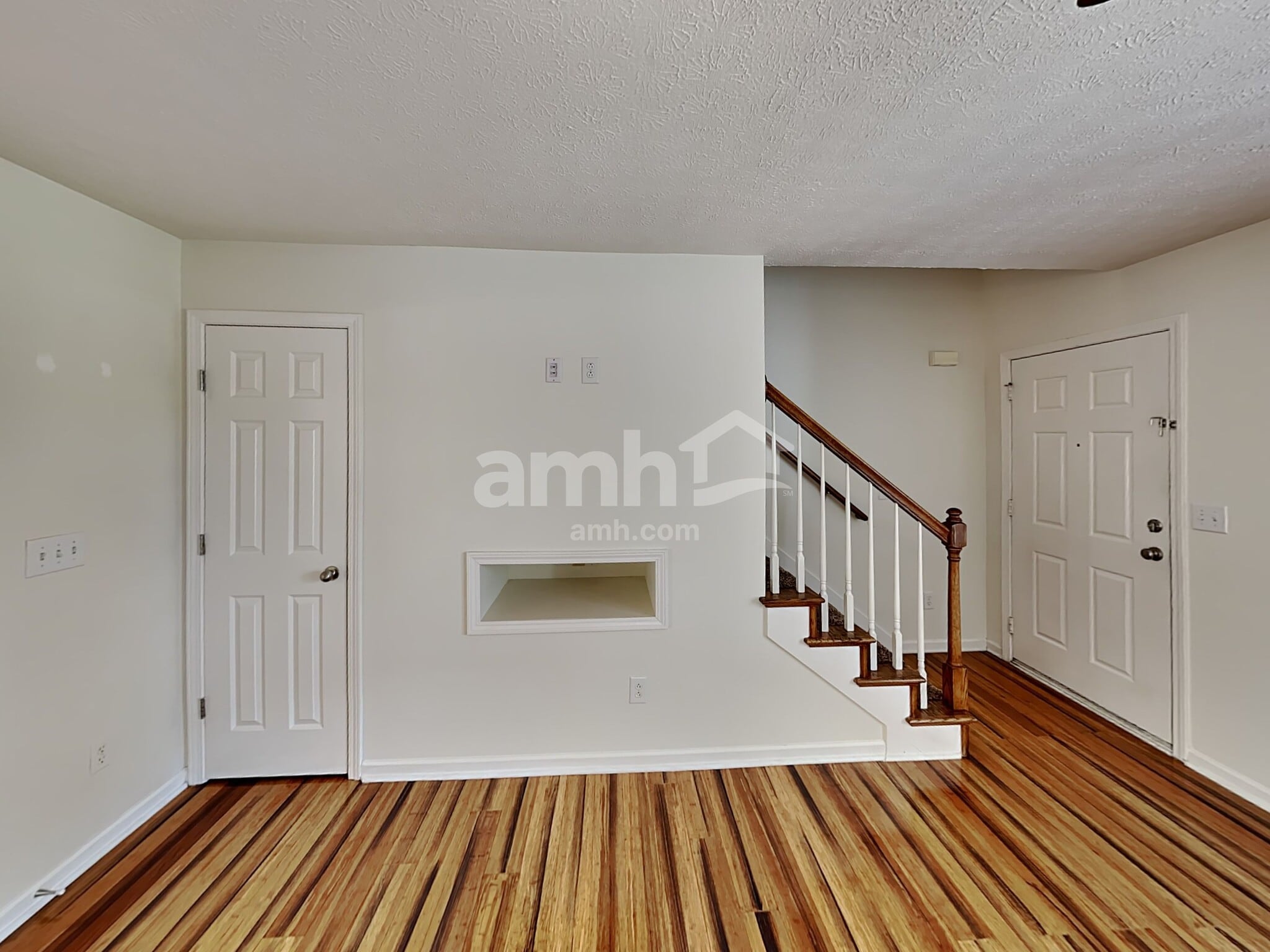 Building Photo - 2126 Burgess Ln