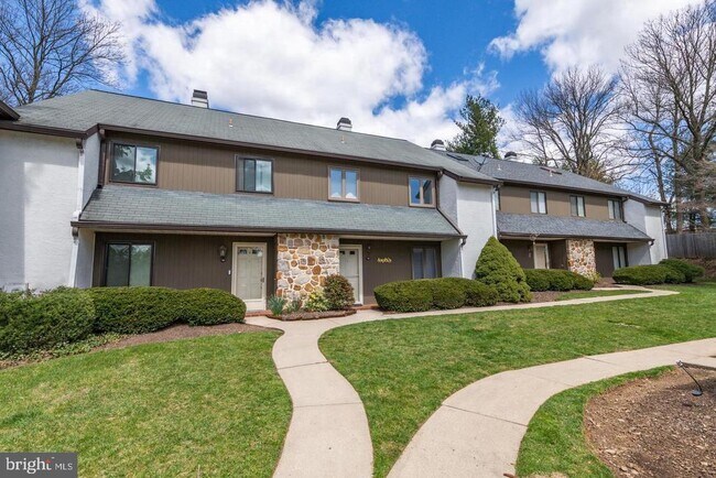 Building Photo - 114 Pinecrest Ln