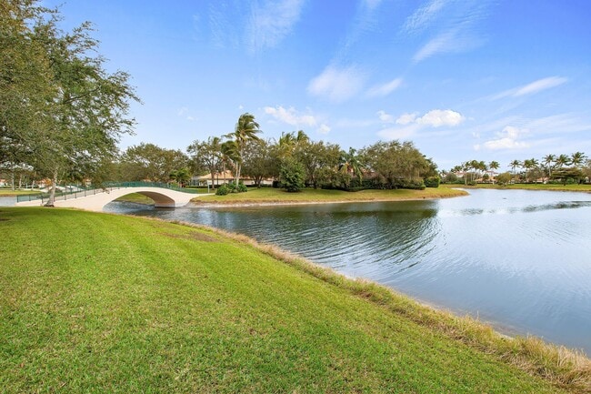 Building Photo - 2109 Tarpon Lake Way