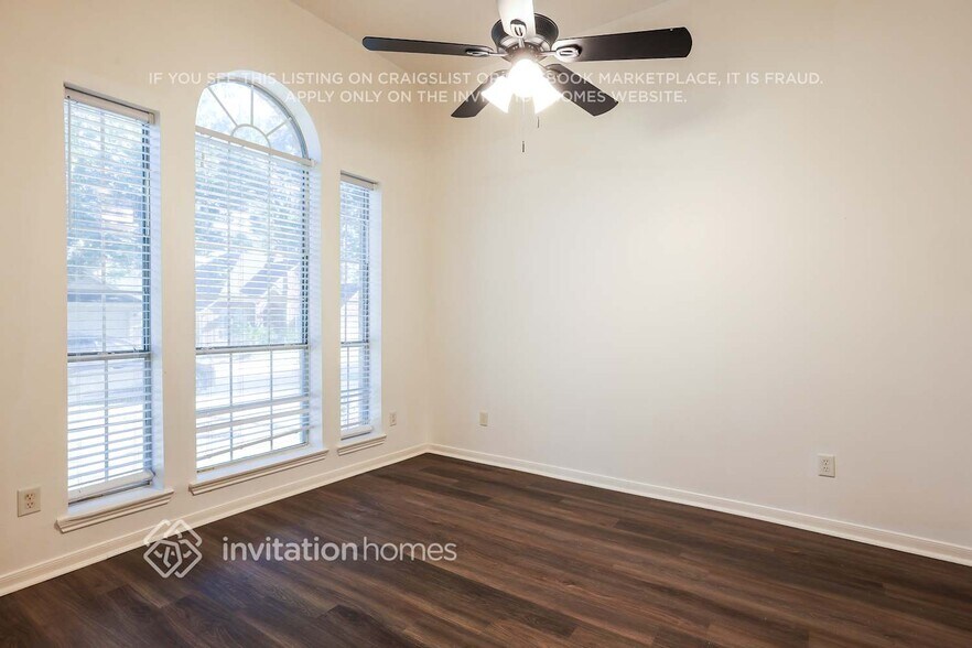 Building Photo - 8618 Discus Dr