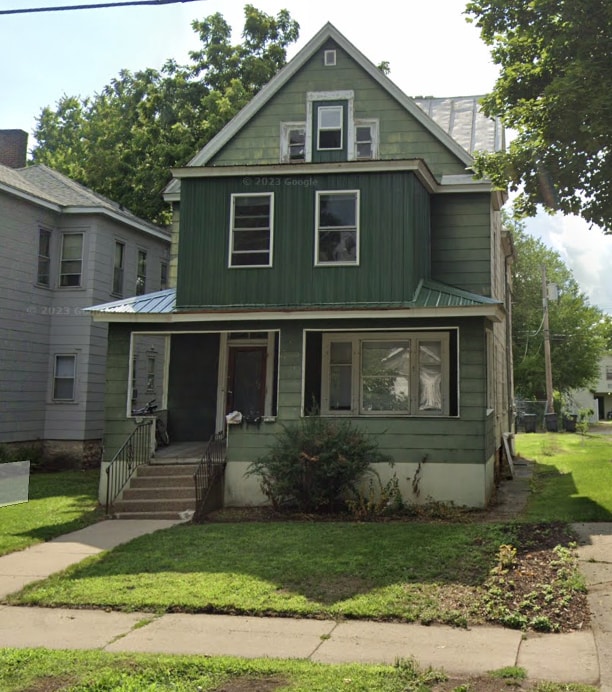 Building Photo - 128 10th St S