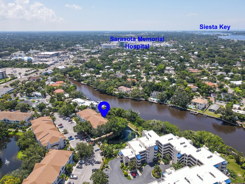 Building Photo - 850 S Tamiami Trl