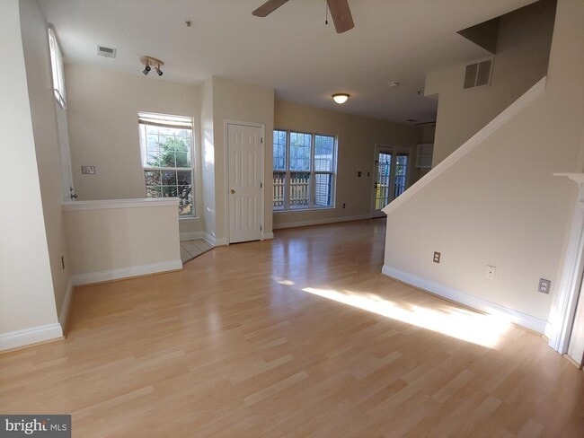 Building Photo - 814 Estuary Dr