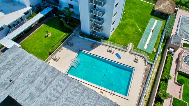 Building Photo - 2909 S Ocean Blvd