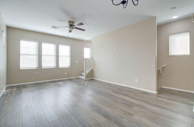 Building Photo - 2014 N 77th Dr