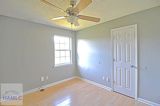 Building Photo - 850 Lyndsi Ln