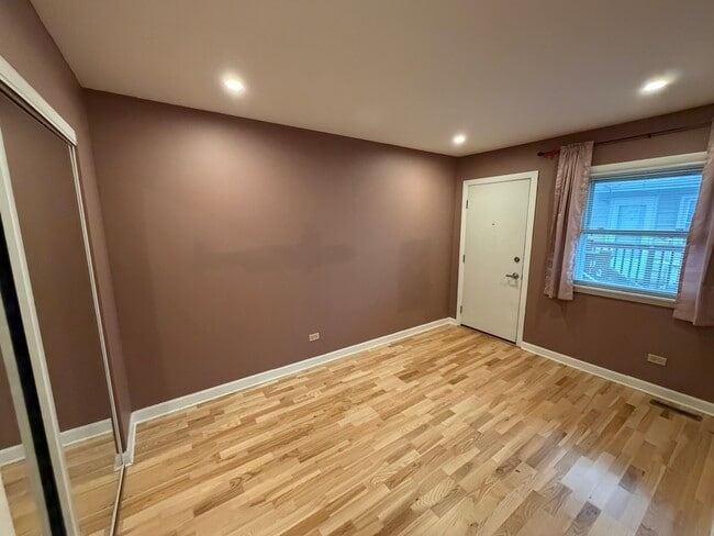 Building Photo - 9426 Kelvin Ln