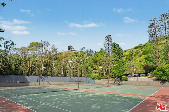 Building Photo - 2700 Cahuenga Blvd