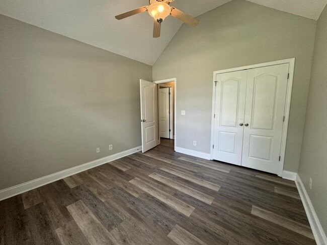 Building Photo - 204 Mahan Dr