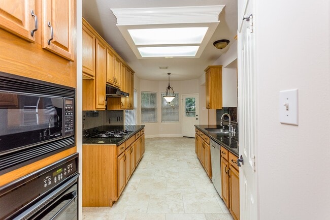 Building Photo - 44 Teak Mill Pl
