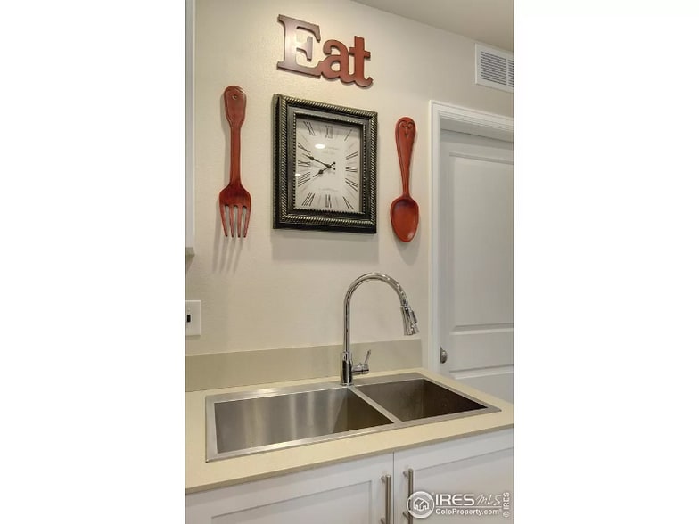 Building Photo - 7869 5th St