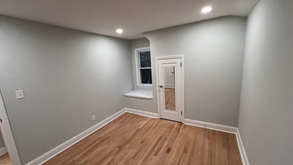 Building Photo - 86 N Walnut St