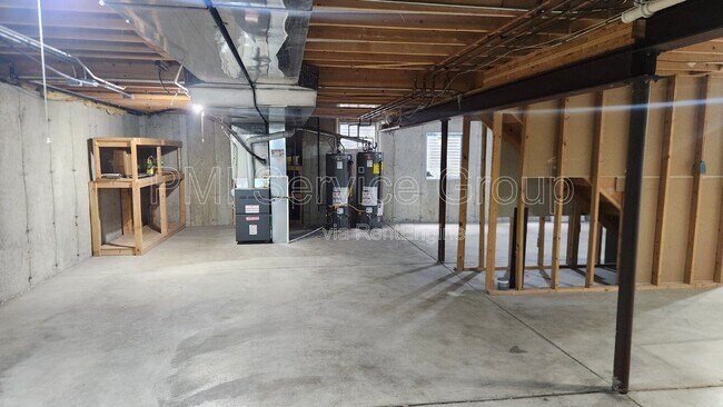 Building Photo - 3467 Charlemaine Dr
