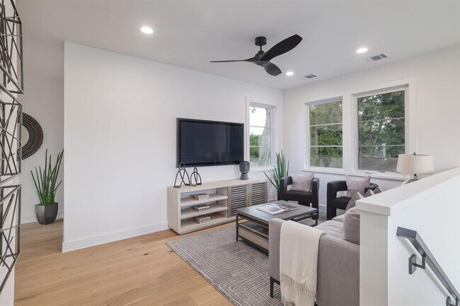 Building Photo - 1703 Piedmont Ave