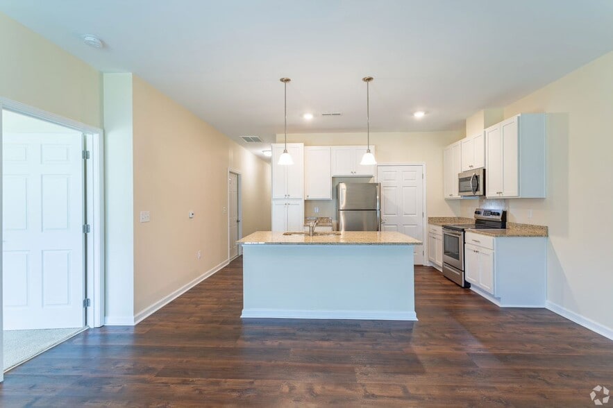 Primary Photo - River Oaks Villas