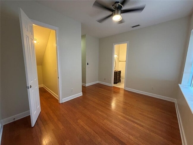 Building Photo - 11949 Riverhills Dr