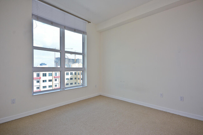 Building Photo - 480 Hibiscus St