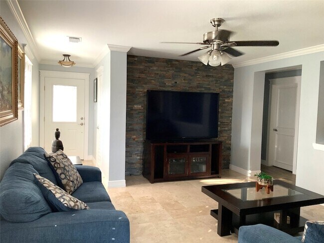 Building Photo - 15506 Red Pine Ridge Way