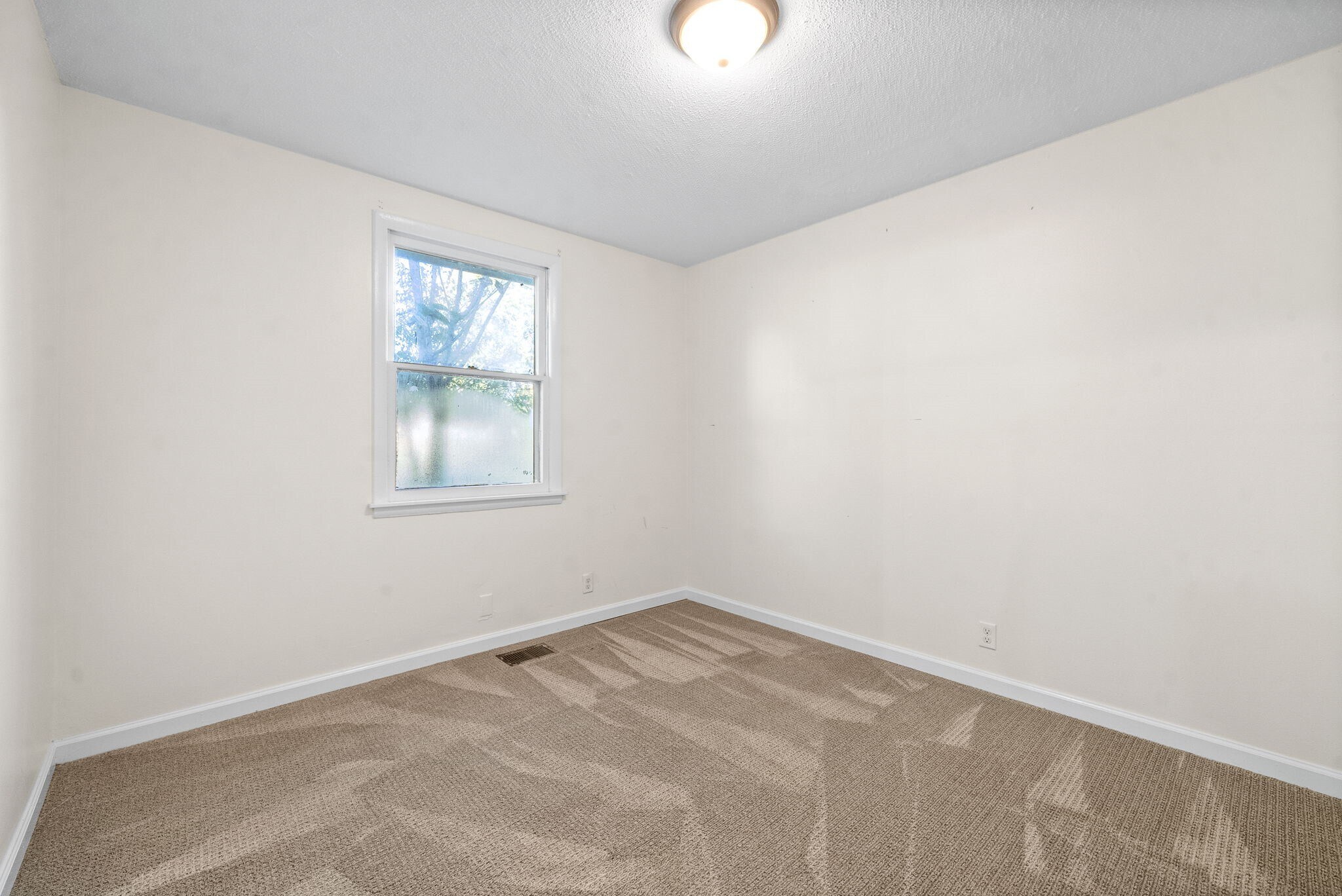 Building Photo - 1509 Nichols Dr