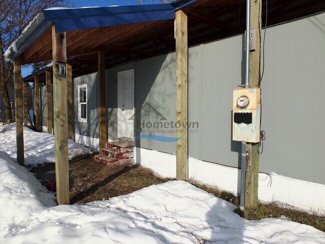 Building Photo - Beautiful & Clean 2 Bed 1 Bath Manufacture...