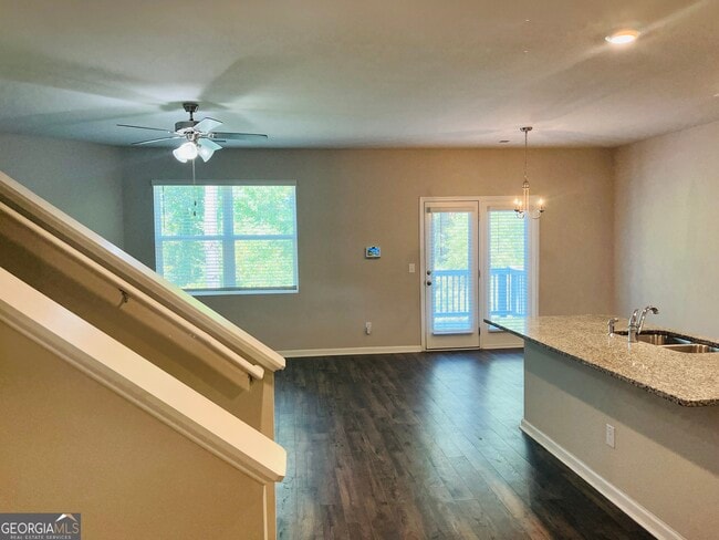 Building Photo - 138 Silver Birch Pass