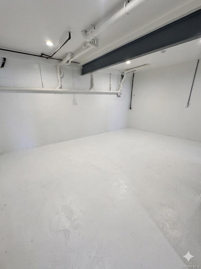 Building Photo - 16 Florida St